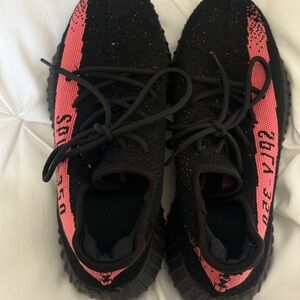 Men Yeezy Black and red Sneakers